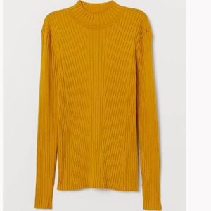 H&M Dark yellow, Ribbed,mock turtleneck, womens X-Small, fitted.